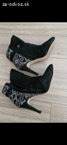 2ks kotnickovych cizmiciek