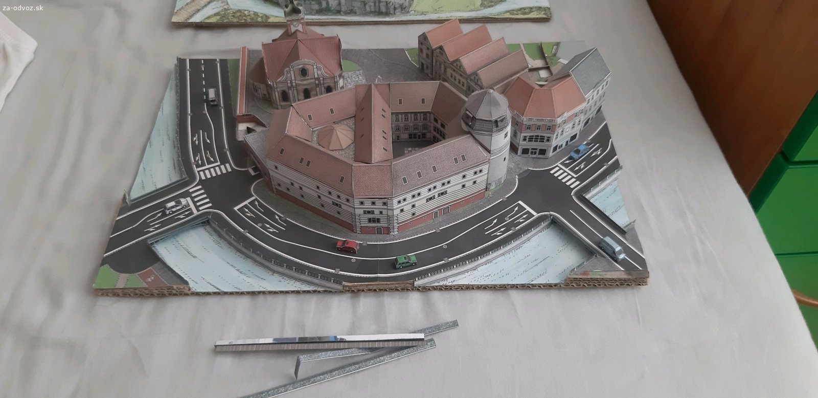 3d papierove modely krajiny. darujem za odvoz papierove modely krajiny-dioramy, z časopisu ABC, je mi luto ich vyhodiť.