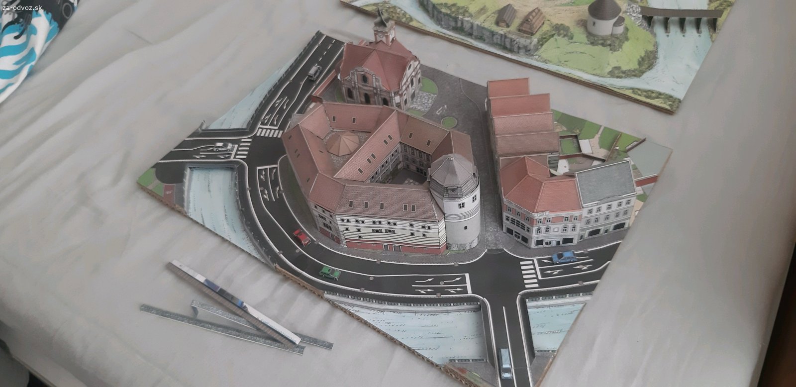 3d papierove modely krajiny. darujem za odvoz papierove modely krajiny-dioramy, z časopisu ABC, je mi luto ich vyhodiť.