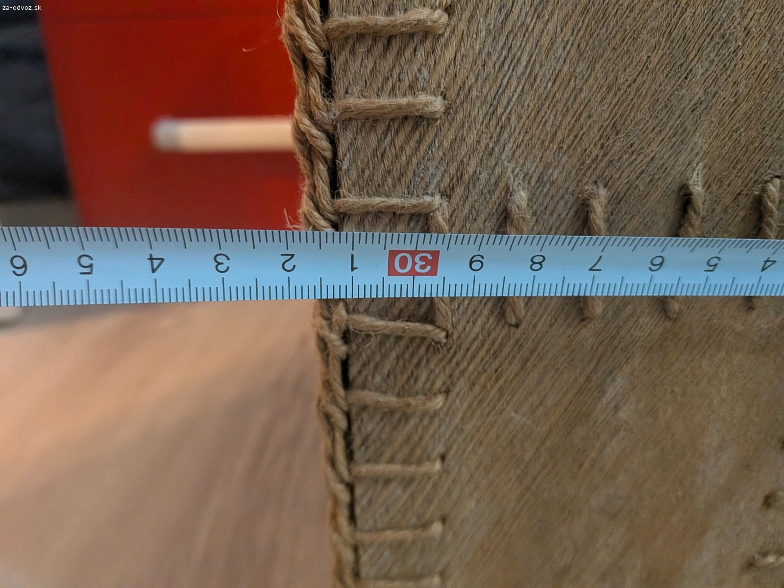4ks škatúľ do knižnice. Darujem 4 pevné škatule, ktoré sedia do IKEA knižnice Expedit / Kallax.
Sú trochu zaprášené. 
Iba všetky 4 ks spoločne.