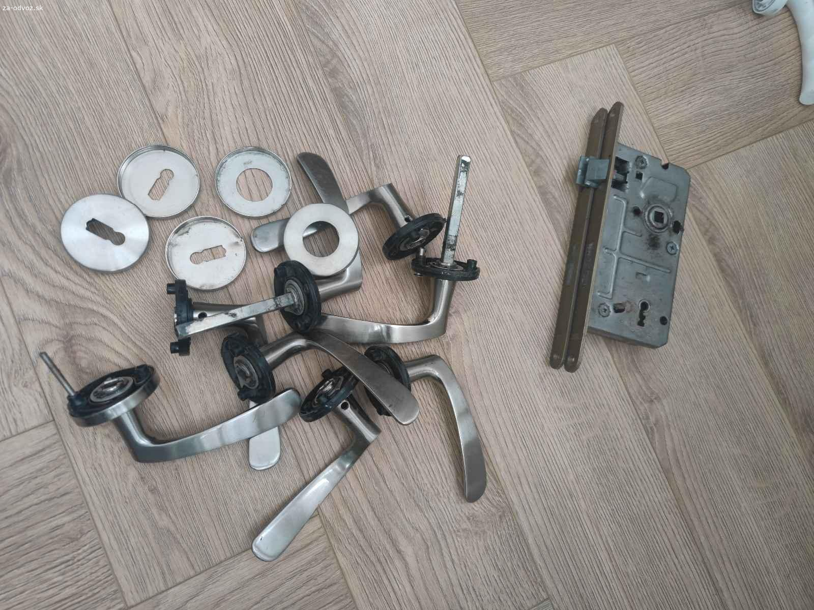 4x kľučky od starých dveri