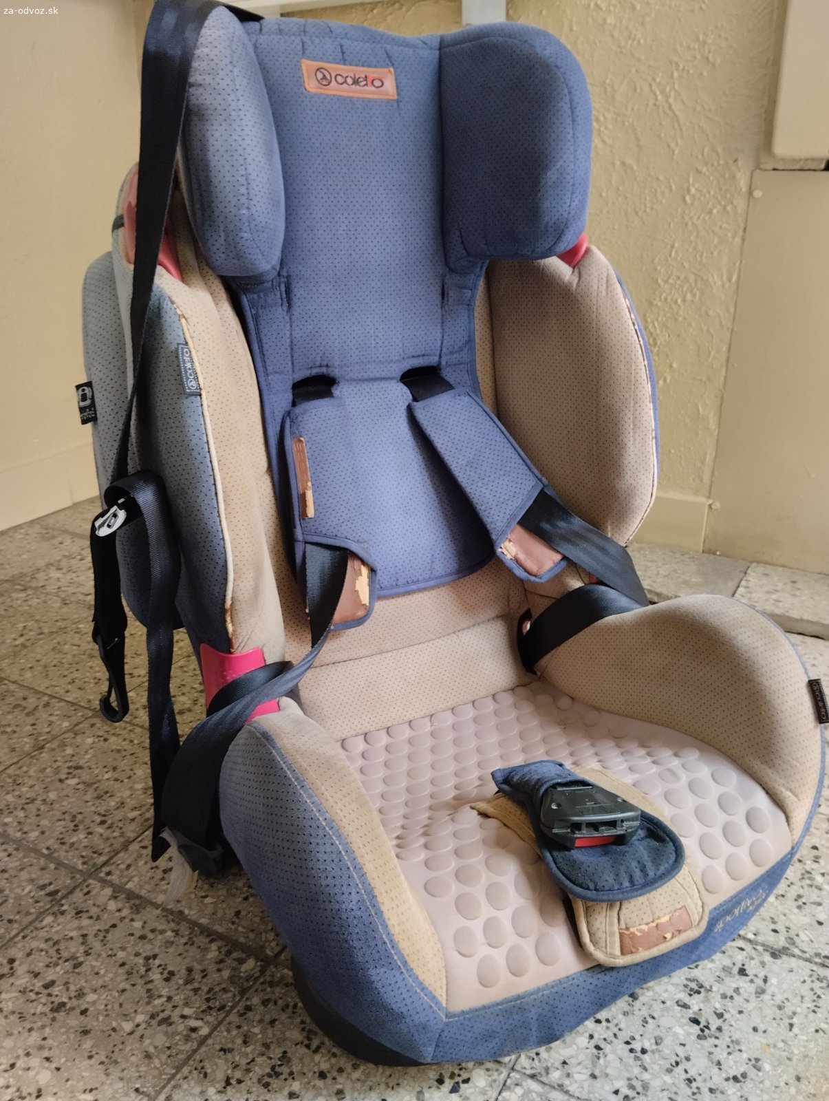 Autosedačka. Darujem za odvoz túto detskú autosedačku. Je nepoškodená, nebúraná. Váhová kategória 9-18 kg.