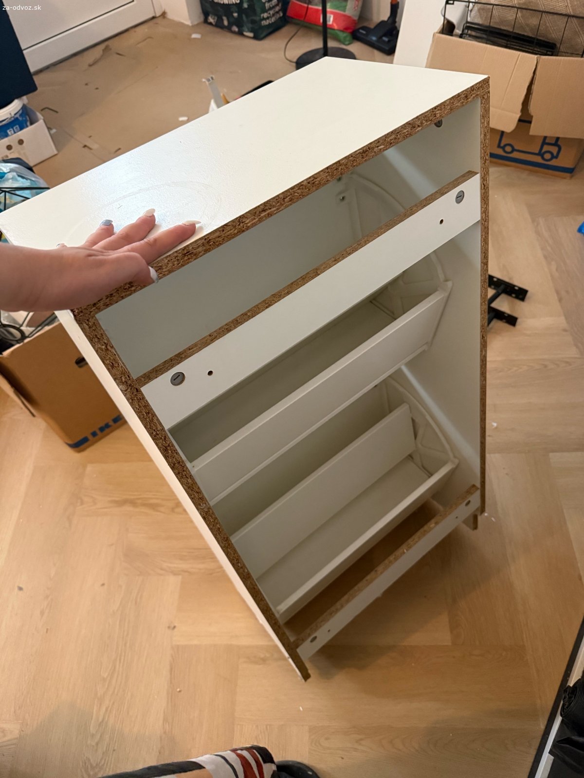 Botnik. Darujem tento botnik IKEA 


Odber v starom meste. Pripravená na prízemí. pozri si aj ostatné inzeráty darujem toho viac 

Autom až ku bytovke sa da prísť medzi 6:00-9:30. Alebo hocikedy počas dňa sa dá zastaviť autom kúsok od bytu na Drevennéj ulici.

Prosím ak máte záujem tak mi rovno napíšte deň, čas kedy sa môžete zastaviť.