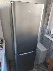 Chladnička Indesit