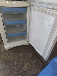 Chladnicka s mraznickou