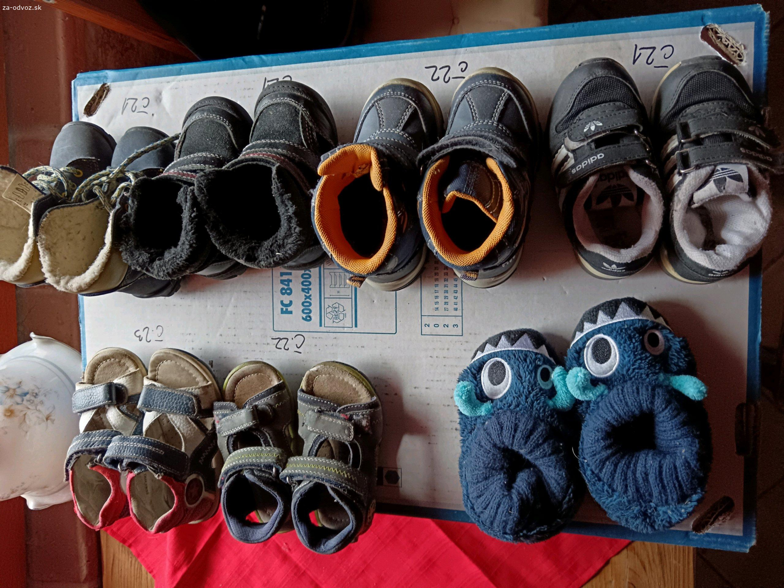 CHLAPČENSKÉ TOPÁNOČKY