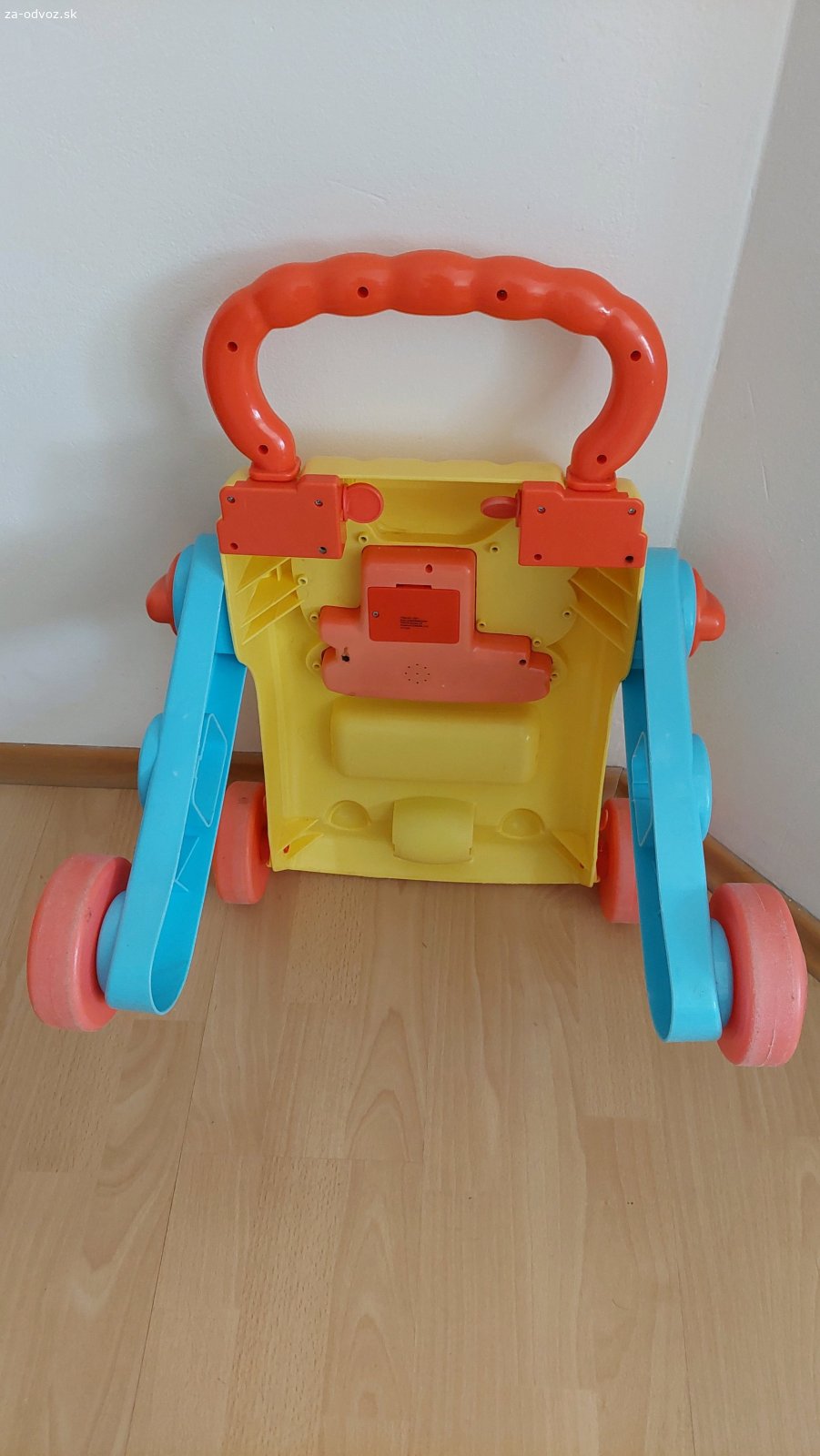 chodítko pre dieťa. ponúkam za odvoz detské chodítko...je nastaviteľné...zvuky fungujú