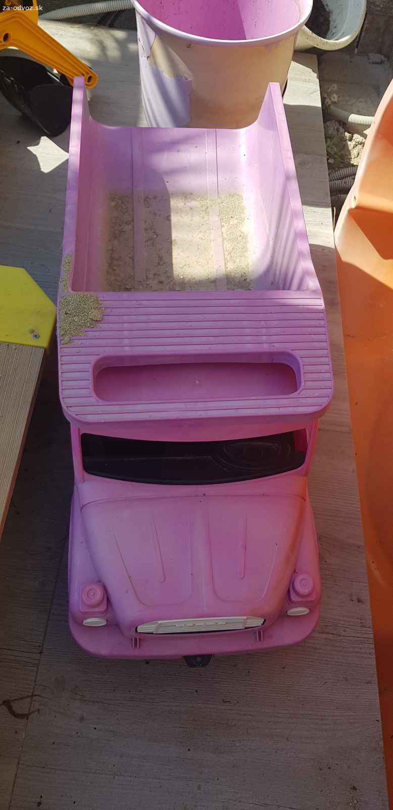 Cyklosedacka, kresielko, pieskovisko, tatrovka