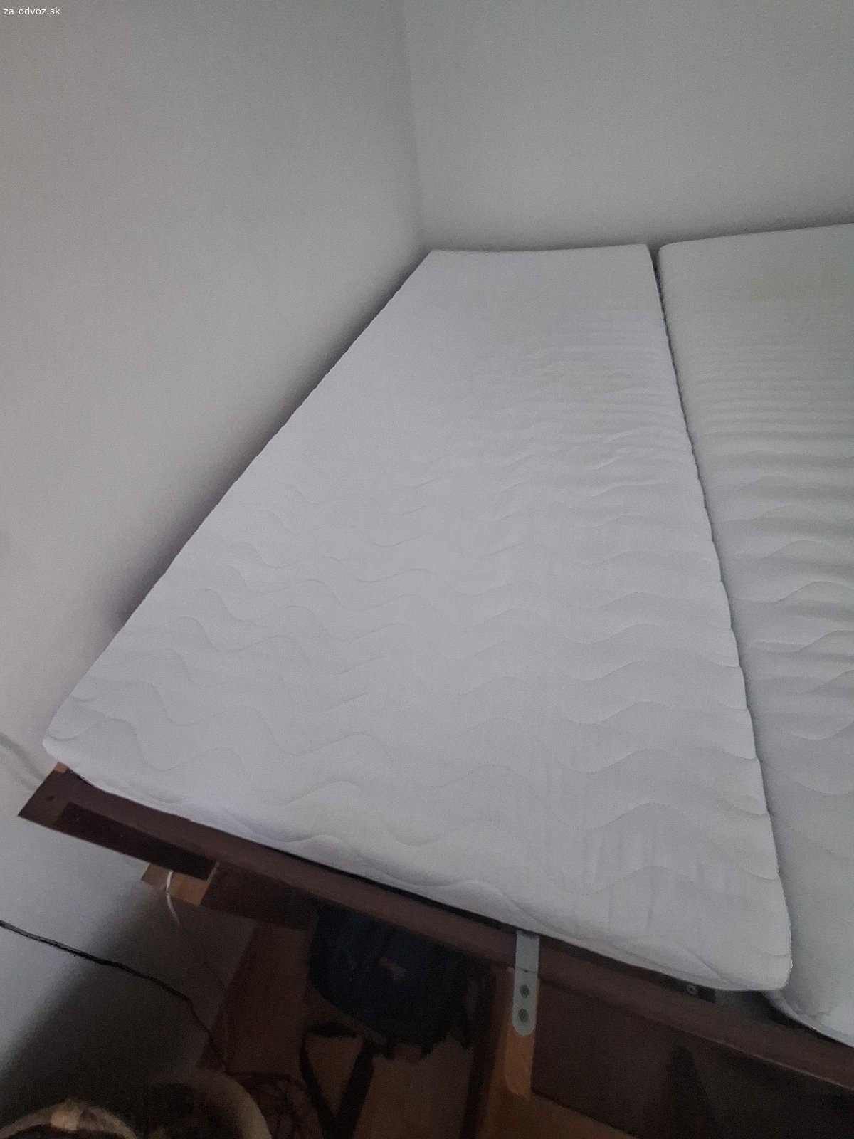 Darujem 2 Matrace za odvoz, 80x200. Darujem dva penove matrace rozmerov 80x200, pouzivane ale v dobrom stave. Kazda strana ma inu tvrdost. Piste prosim len spravy. Dakujem