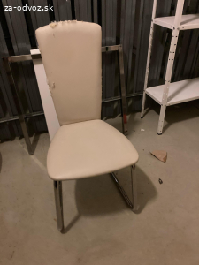 darujem 3 stoličky