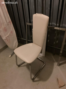 darujem 3 stoličky