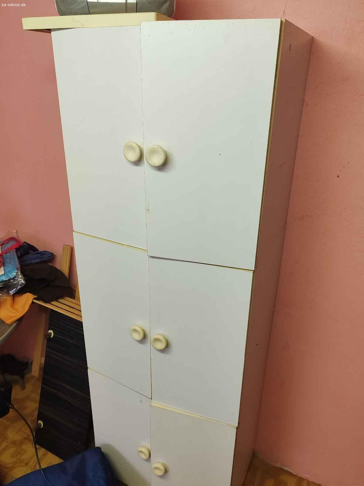 Darujem biele skrinky