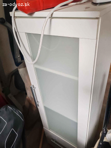 Darujem biele skrinky