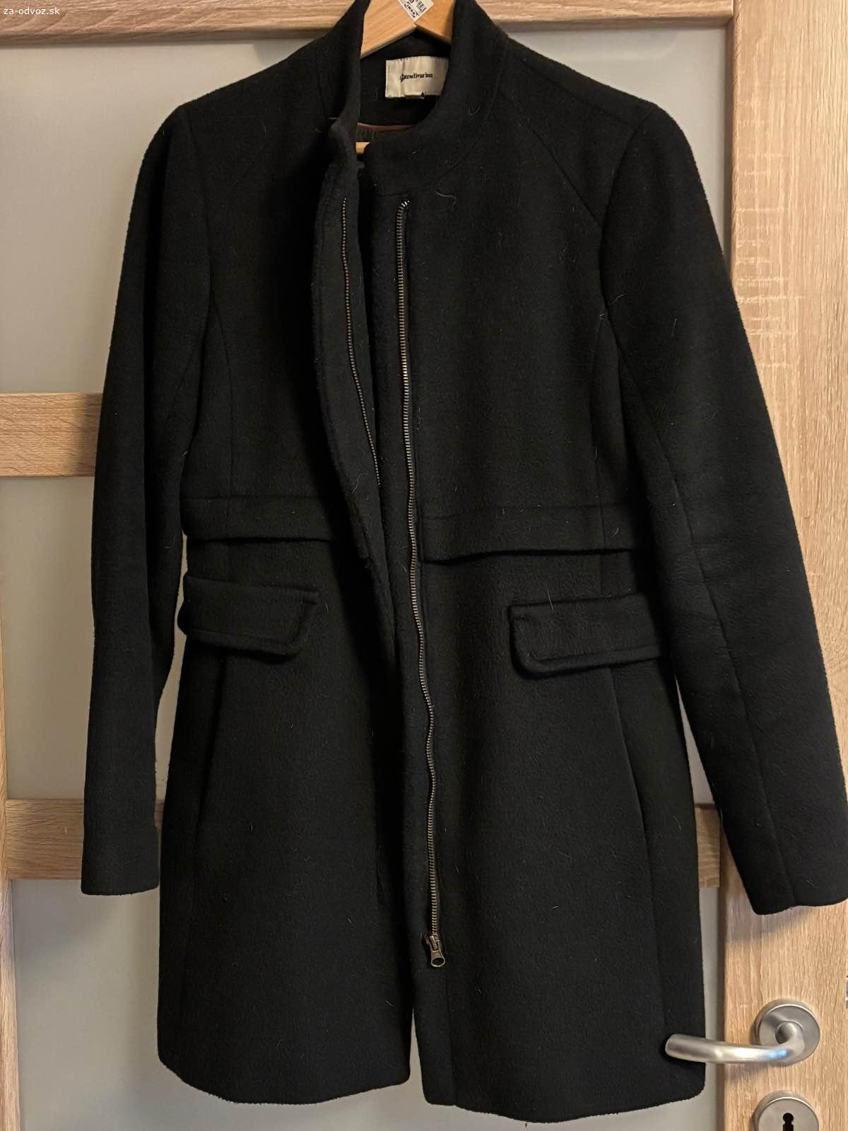 Darujem damsky zimny kabat