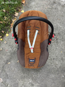 Darujem detsku autosedacku-vajicko Chicco