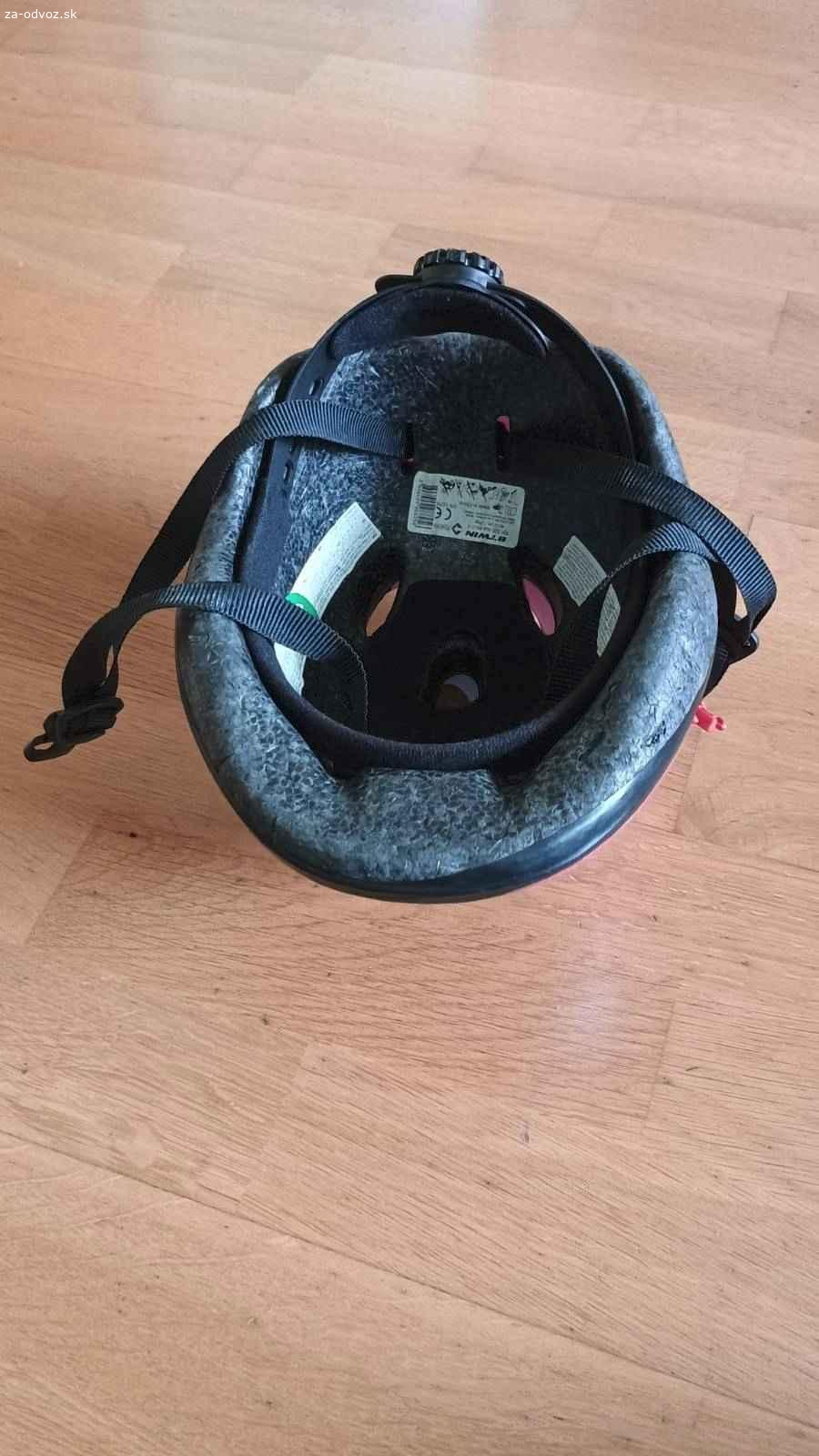 Darujem detskú cykloprilbu BTWIN