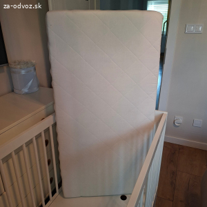 Darujem detskú postieľku 120x60 cm aj s matracom