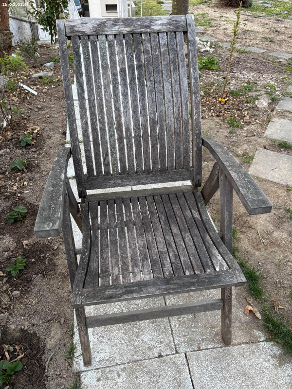Darujem drevené záhradné kreslo