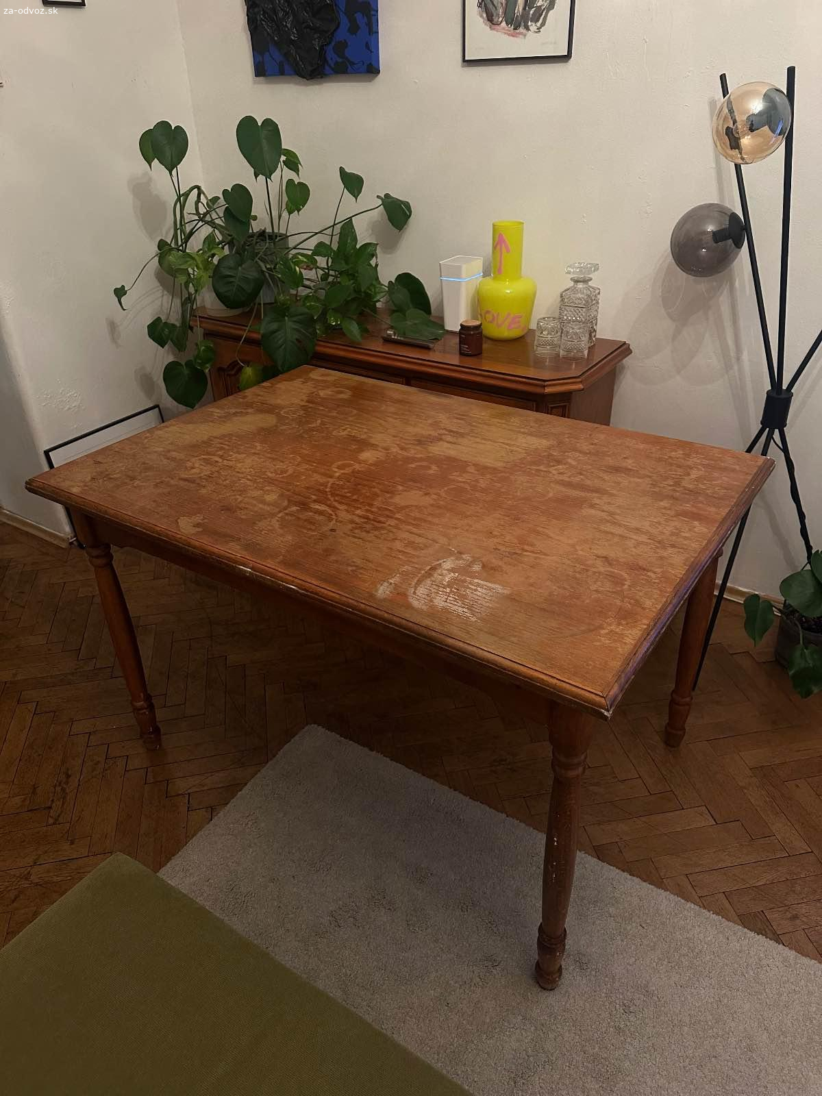 Darujem dreveny stol