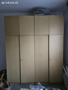 darujem dve veľké skrine