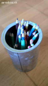 Darujem farbičky a fixi