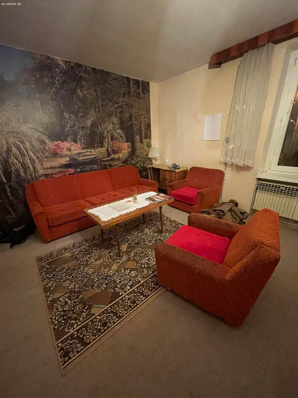 Darujem gauč a kreslá