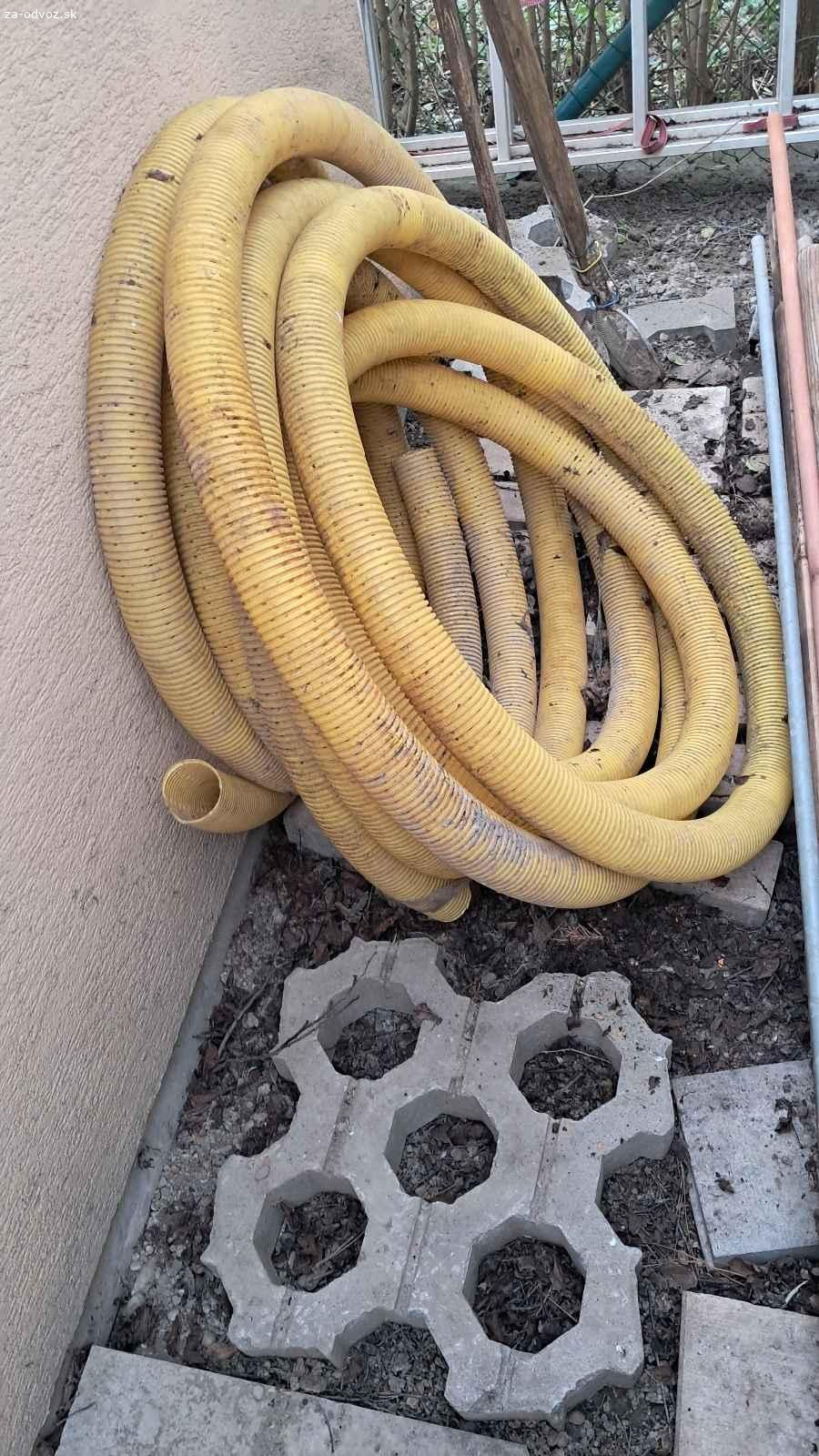 Darujem hadicu s dietami na zvod akebo trativod