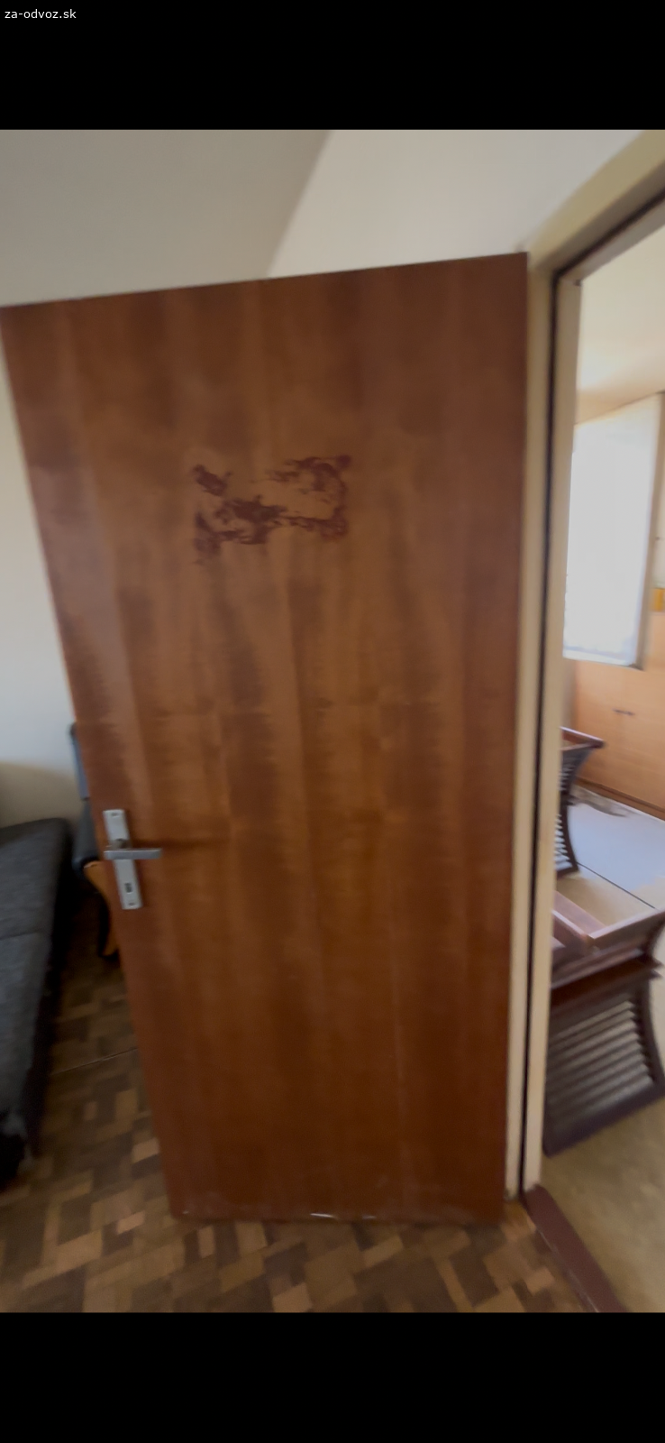 DARUJEM – interiérové dvere. Darujem 4 kusy interiérových dverí.

? Rozmery:

* šírka: 80 cm

? Počet: 4 ks

Osobný odber Petržalka Bratislava