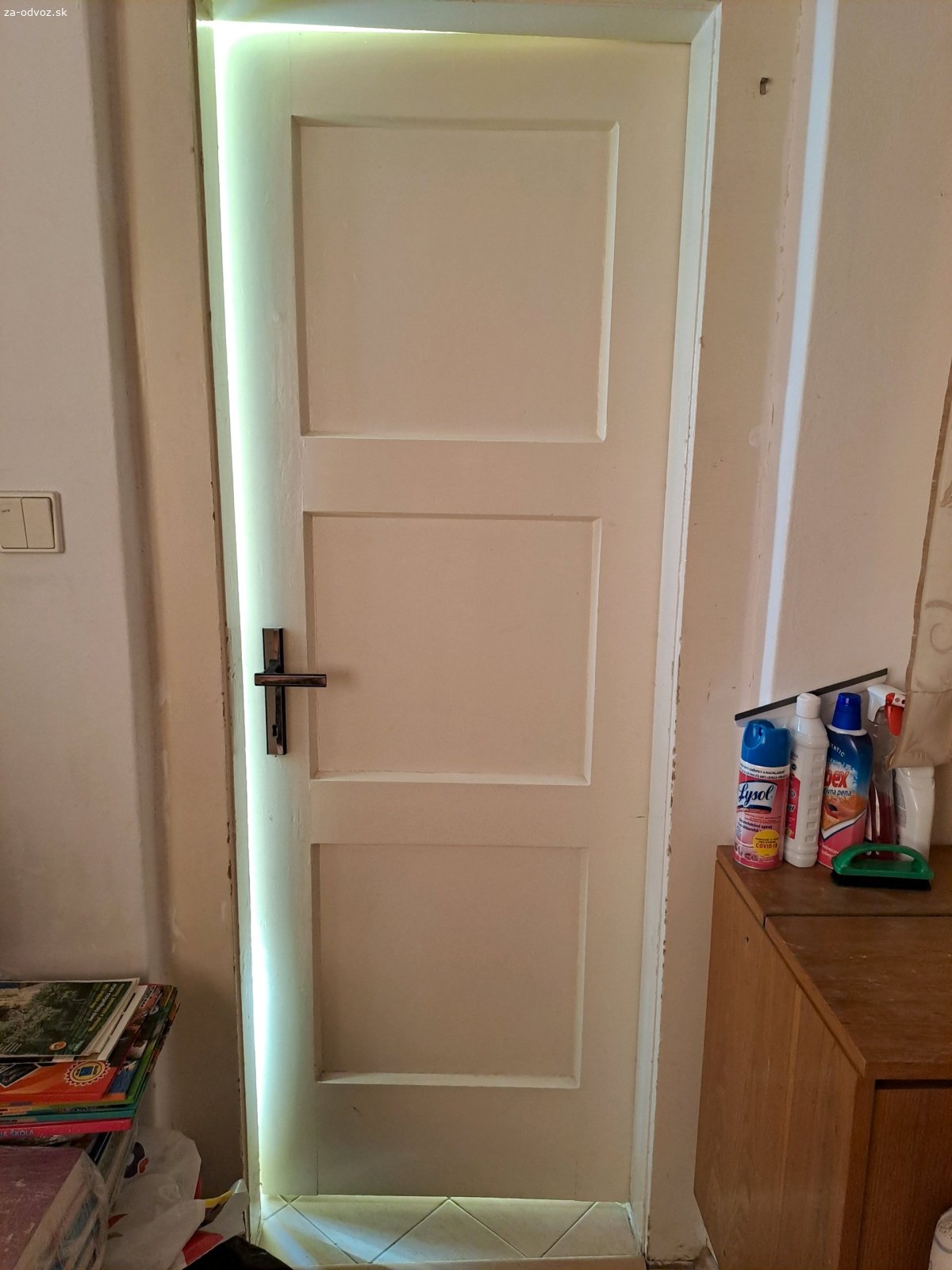 Darujem interierove dvere. Darujem interierove dvere.
plne: š-69 cm, v-191 cm.

osobny odber: Bratidlava Rača.
piste mail/whatsapp/sms.Nevolajte.
zrnkova kava potesi, nie je podmienkou.