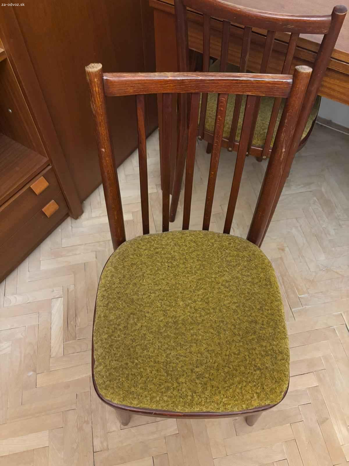 Darujem jedálenský stolík spolu so 4 stoličkami