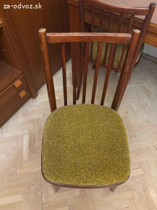 Darujem jedálenský stolík spolu so 4 stoličkami