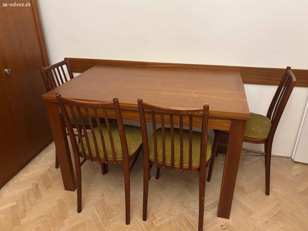 Darujem jedálenský stolík spolu so 4 stoličkami