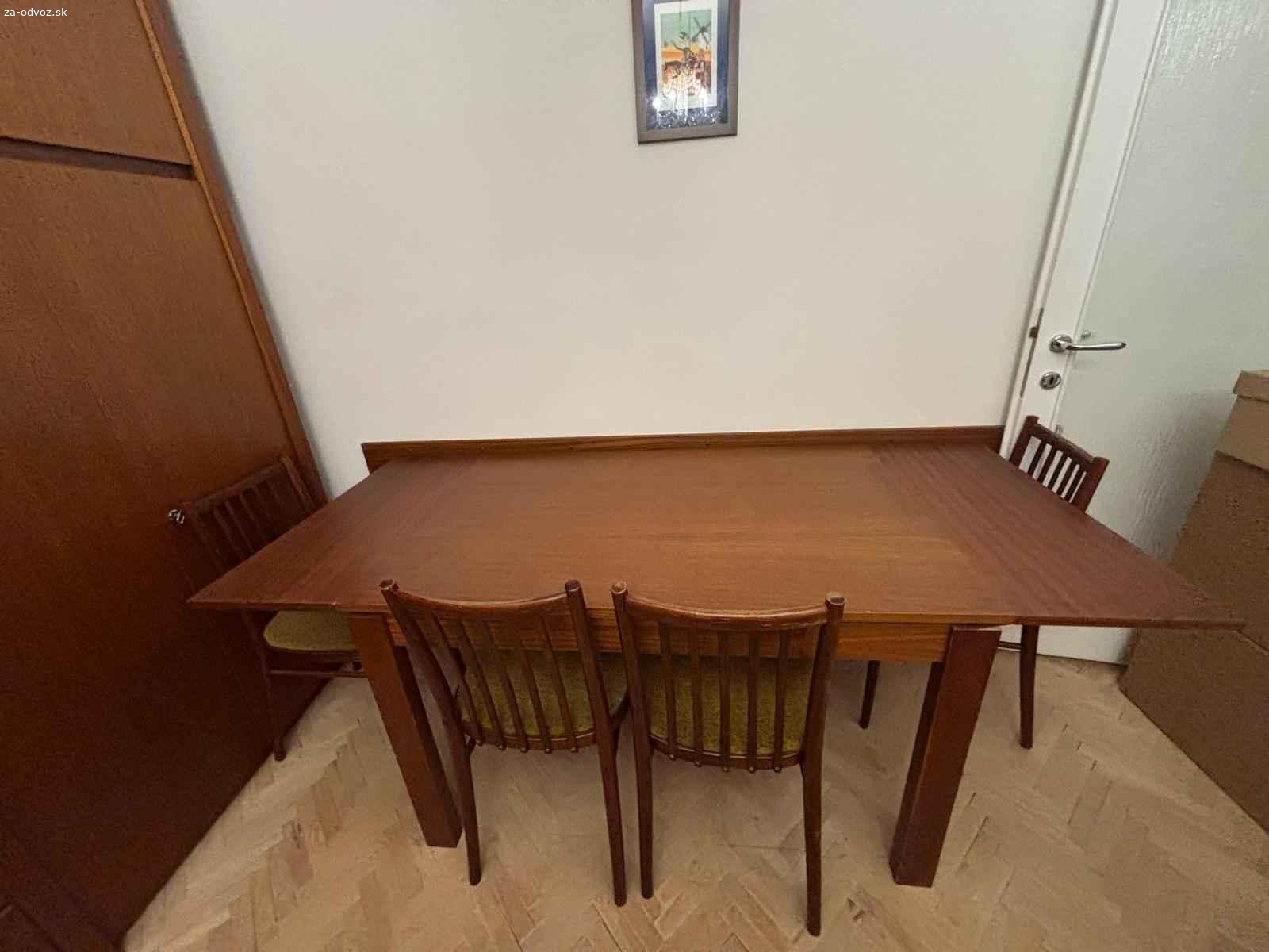 Darujem jedálenský stolík spolu so 4 stoličkami