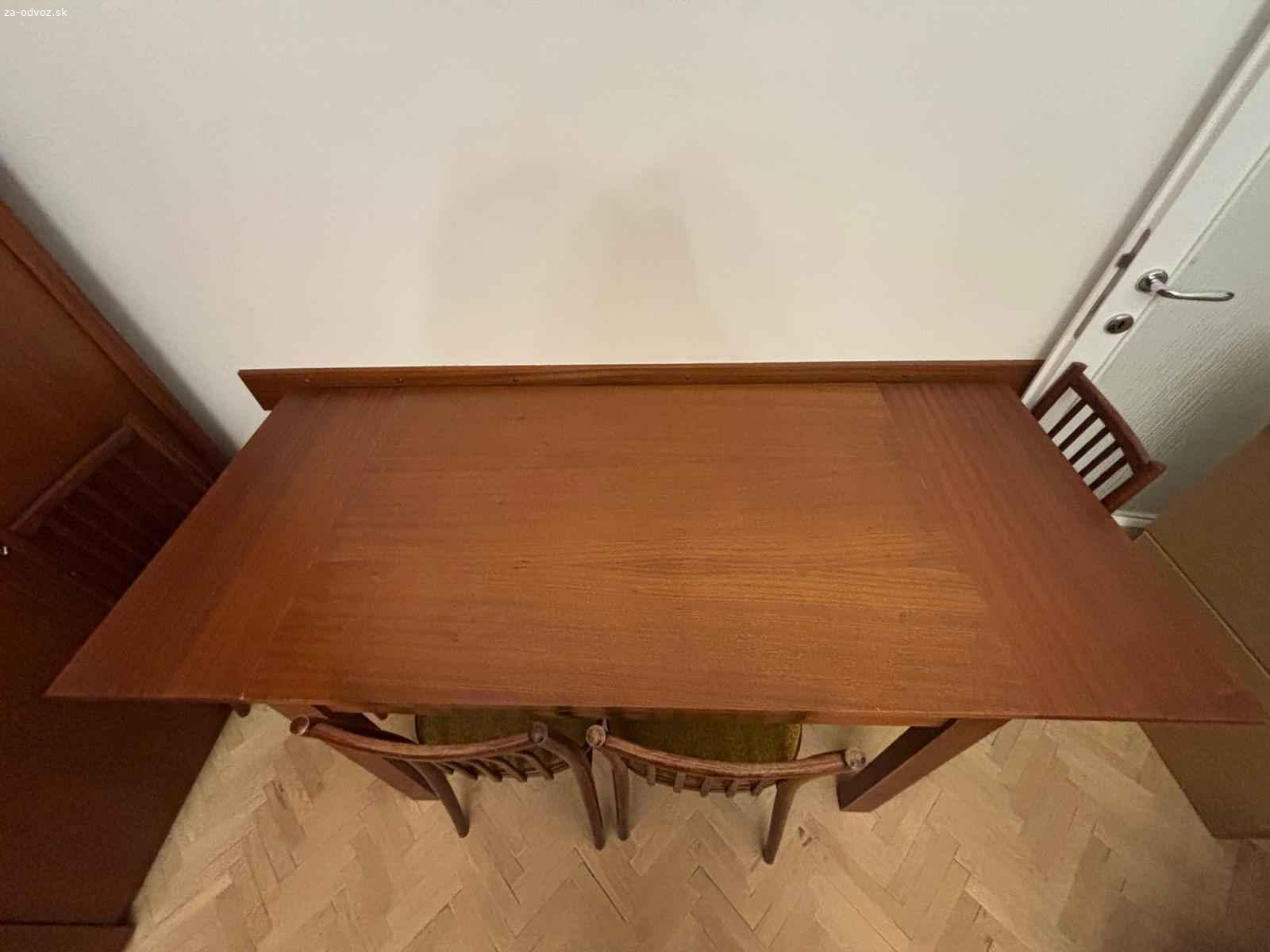 Darujem jedálenský stolík spolu so 4 stoličkami