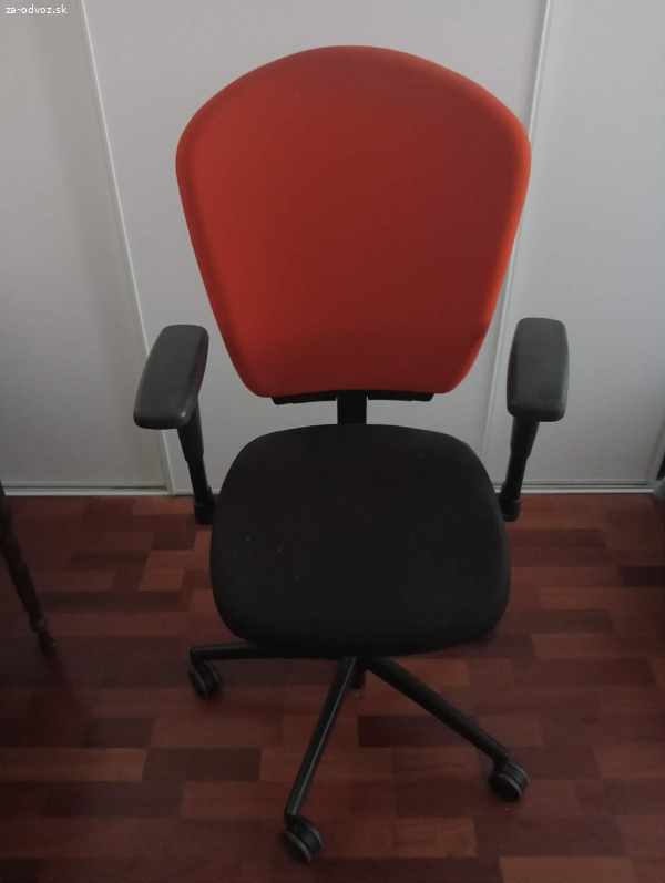 Darujem kancelársku stoličku