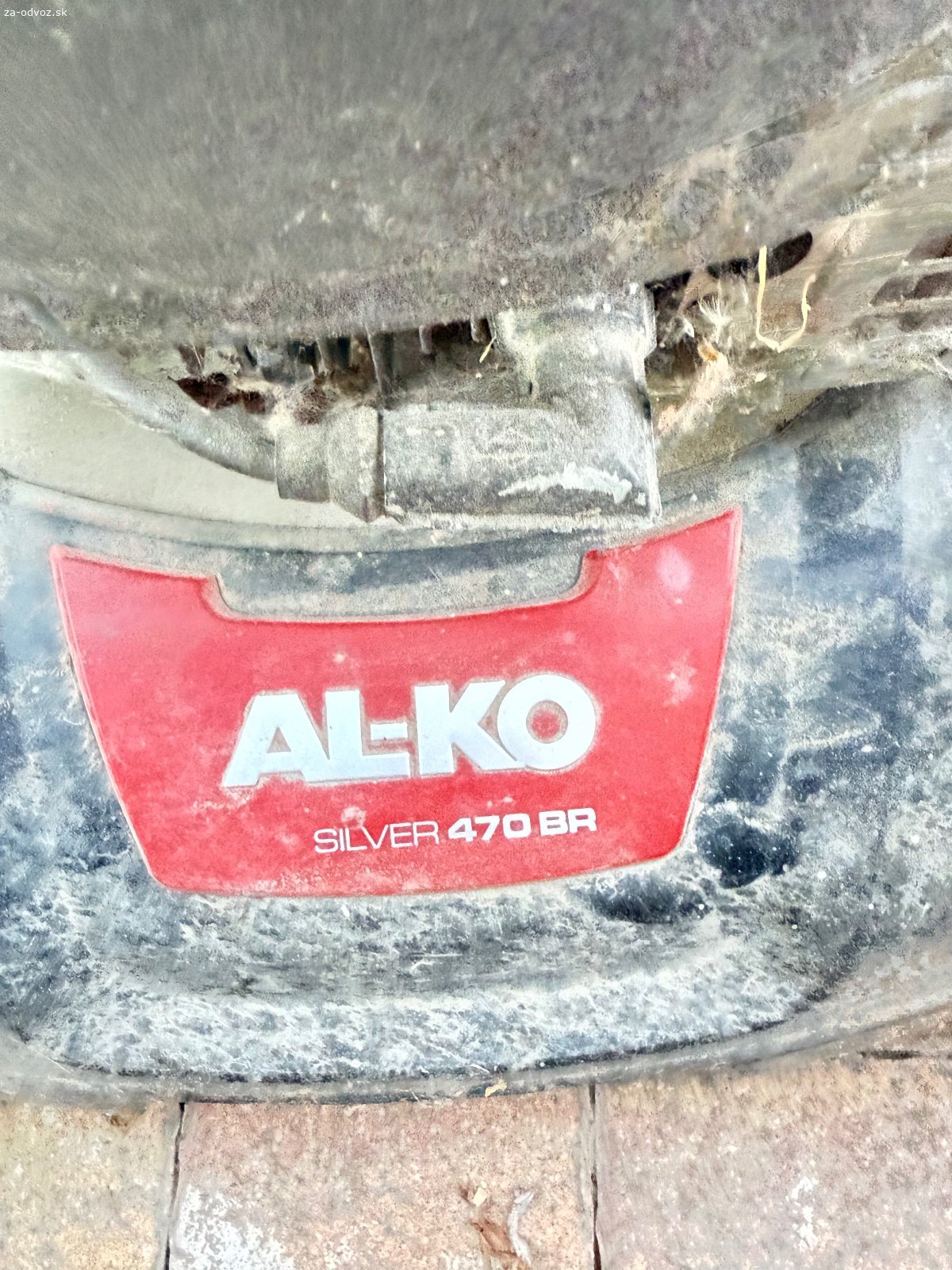 Darujem kosačku. Kosačka Alko.
Motor v poriadku.
Podvozok prehrdzavený v jednom mieste a pohon už nefunguje ideálne