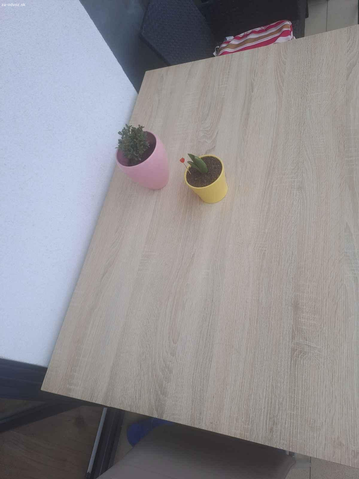 Darujem kuchynský stôl REZERVOVANÝ