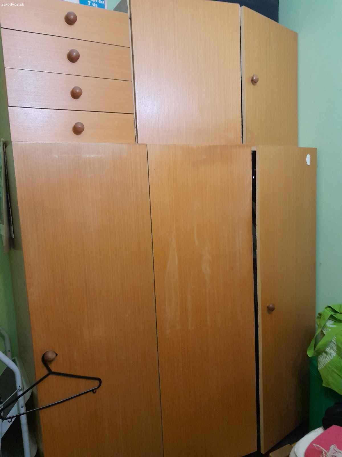 Darujem nábytok univerzál