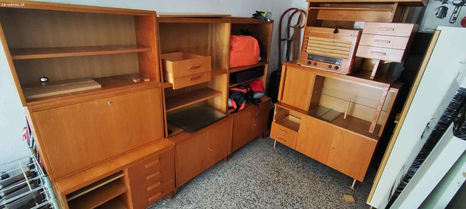 Darujem nábytok za odvoz. Skrine, knižnice, komódy