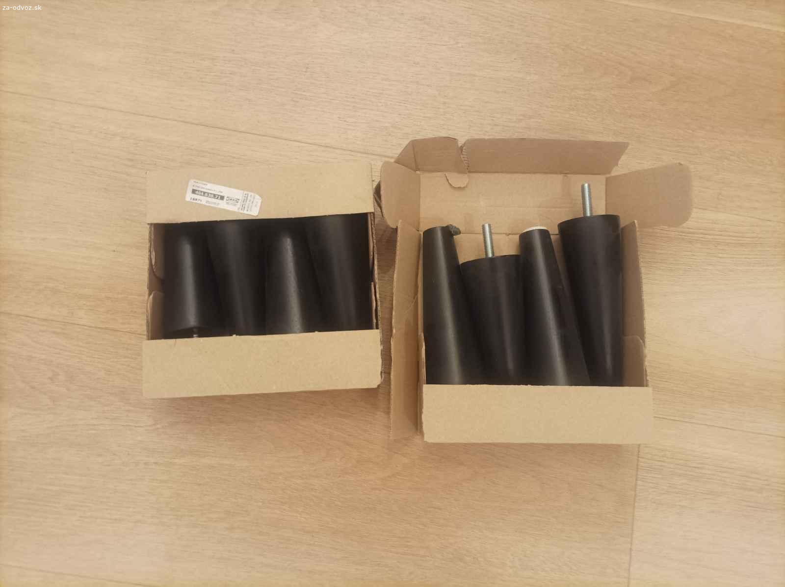 Darujem nožičky z kresla a podnozky strandmon