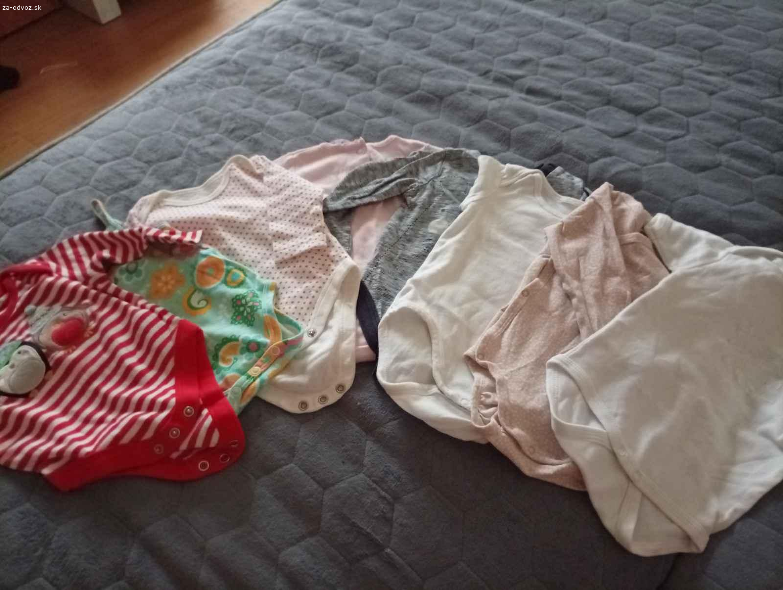 Darujem oblečenie pre dievča