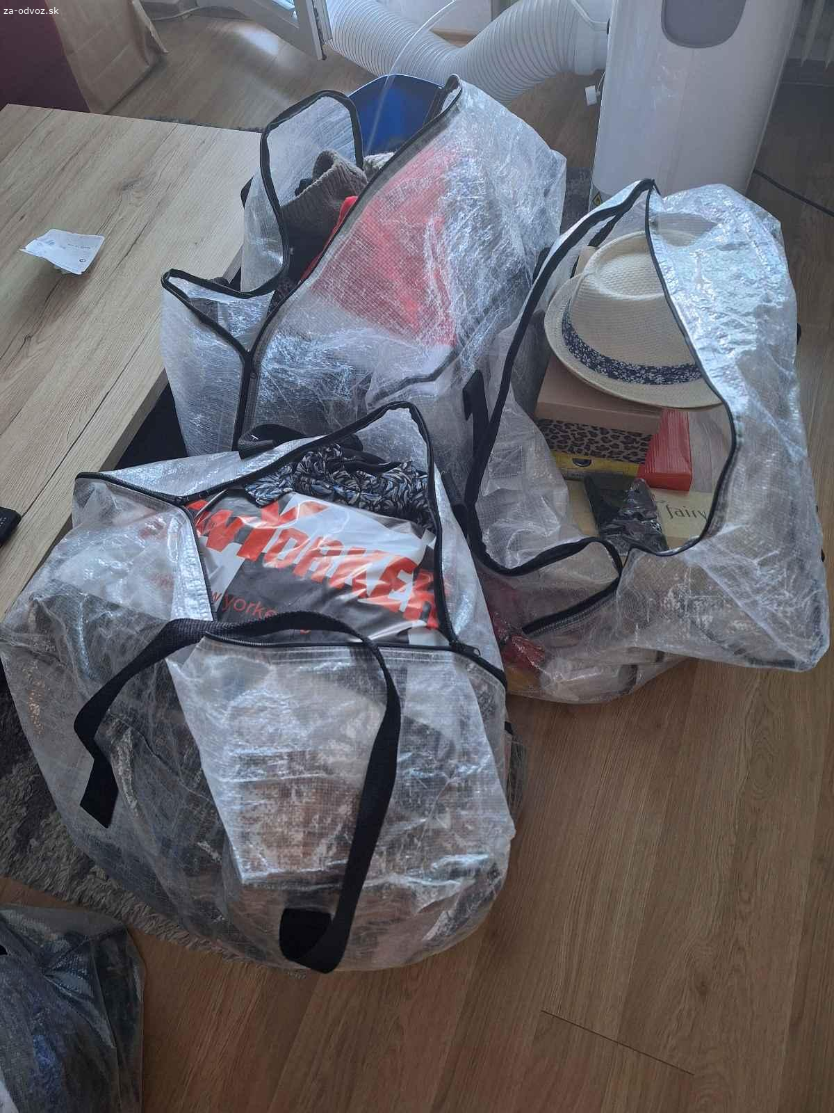 Darujem oblecenie, topanky, kabelky a ine doplnky