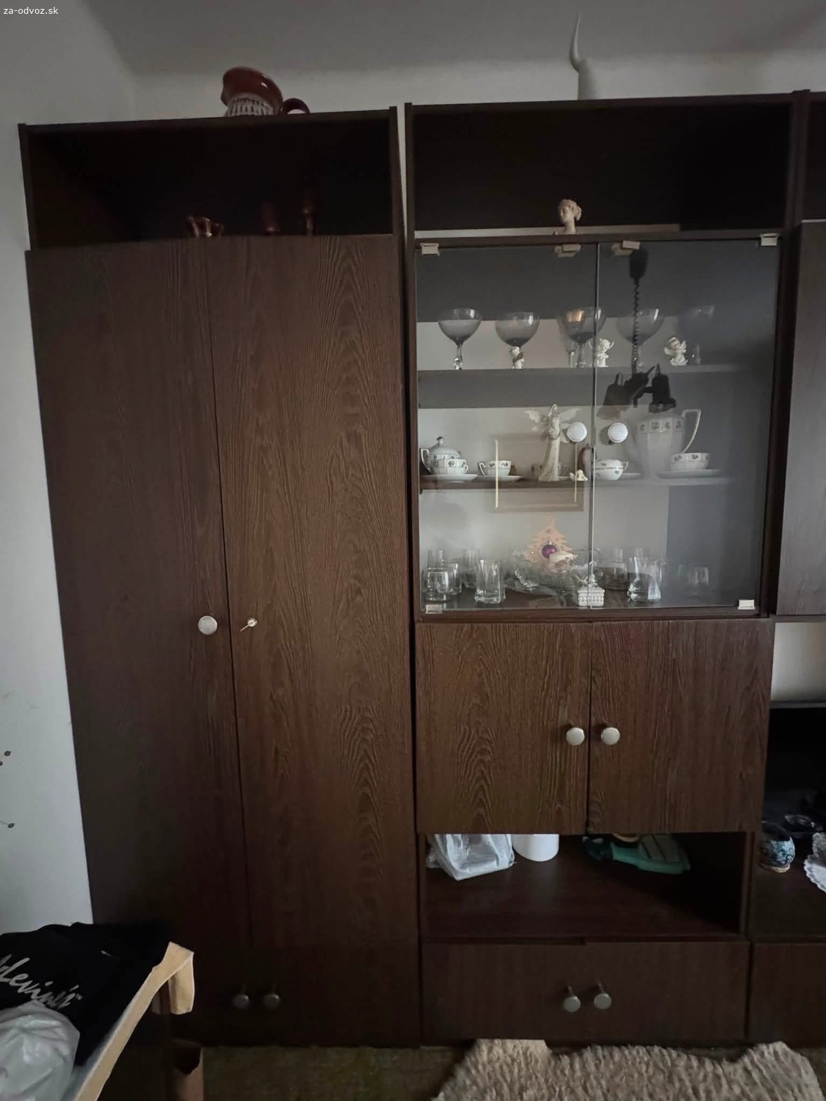 Darujem obývacie steny. Darujem za odvoz starší, stále funkčný nábytok.

Je používaný a má známky opotrebenia, no ešte môže niekomu dobre poslúžiť.

2 ks obývacích stien.

Odvoz a vynesenie si treba zabezpečiť.



Lokalita: Štrkovec



V prípade záujmu mi napíšte správu.