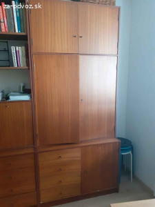 Darujem obývaciu stenu