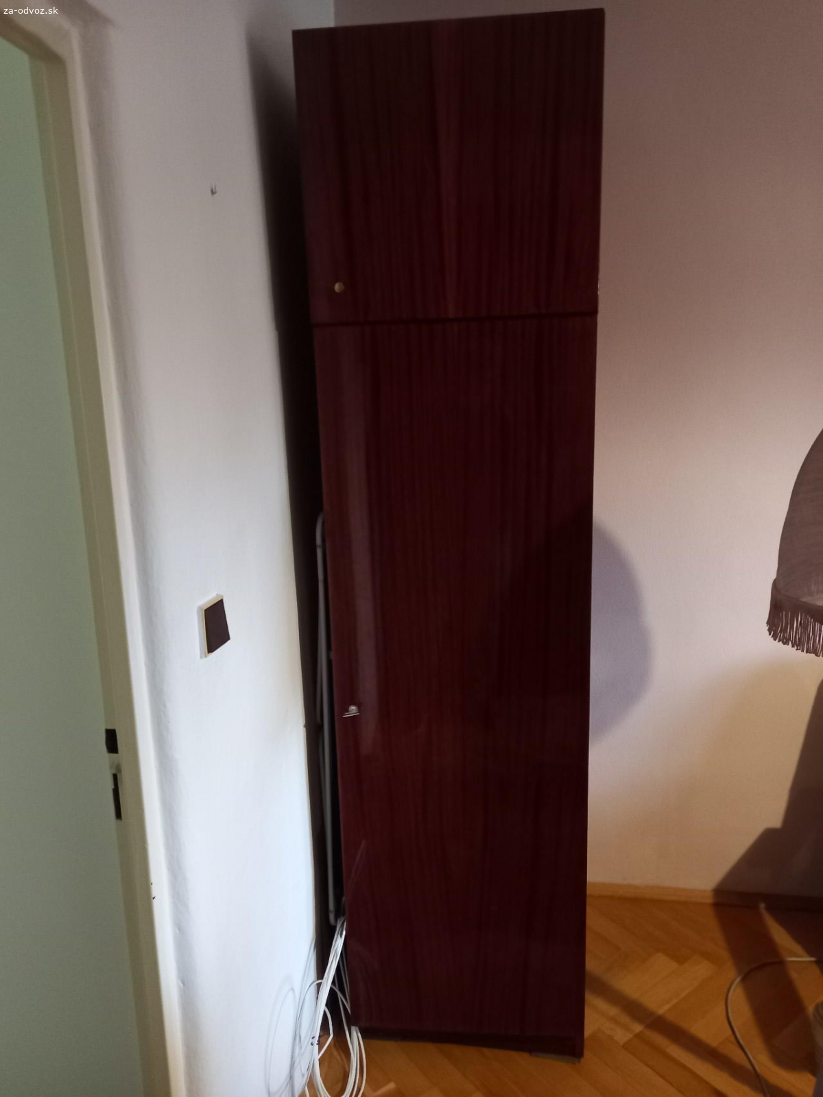 Darujem obývačkou stenu