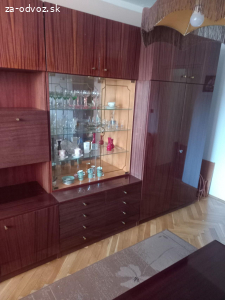 Darujem obývačkou stenu