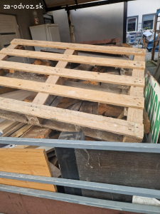 Darujem palety a drevo