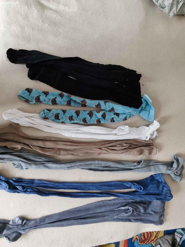 Darujem pančuchy a zimné čiapky, rukavice