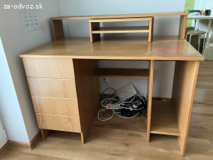 Darujem písací stôl a policu