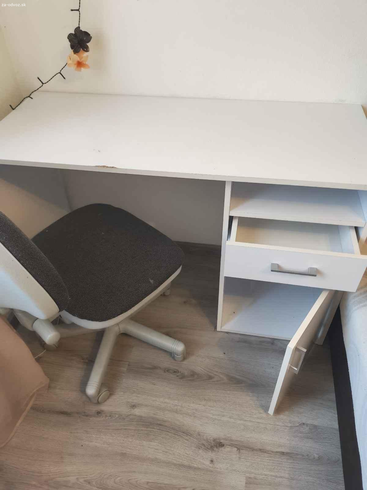 Darujem písací stôl a stoličku
